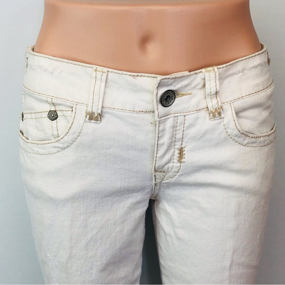 Truce White Denim Jeans - Picture 13 of 16